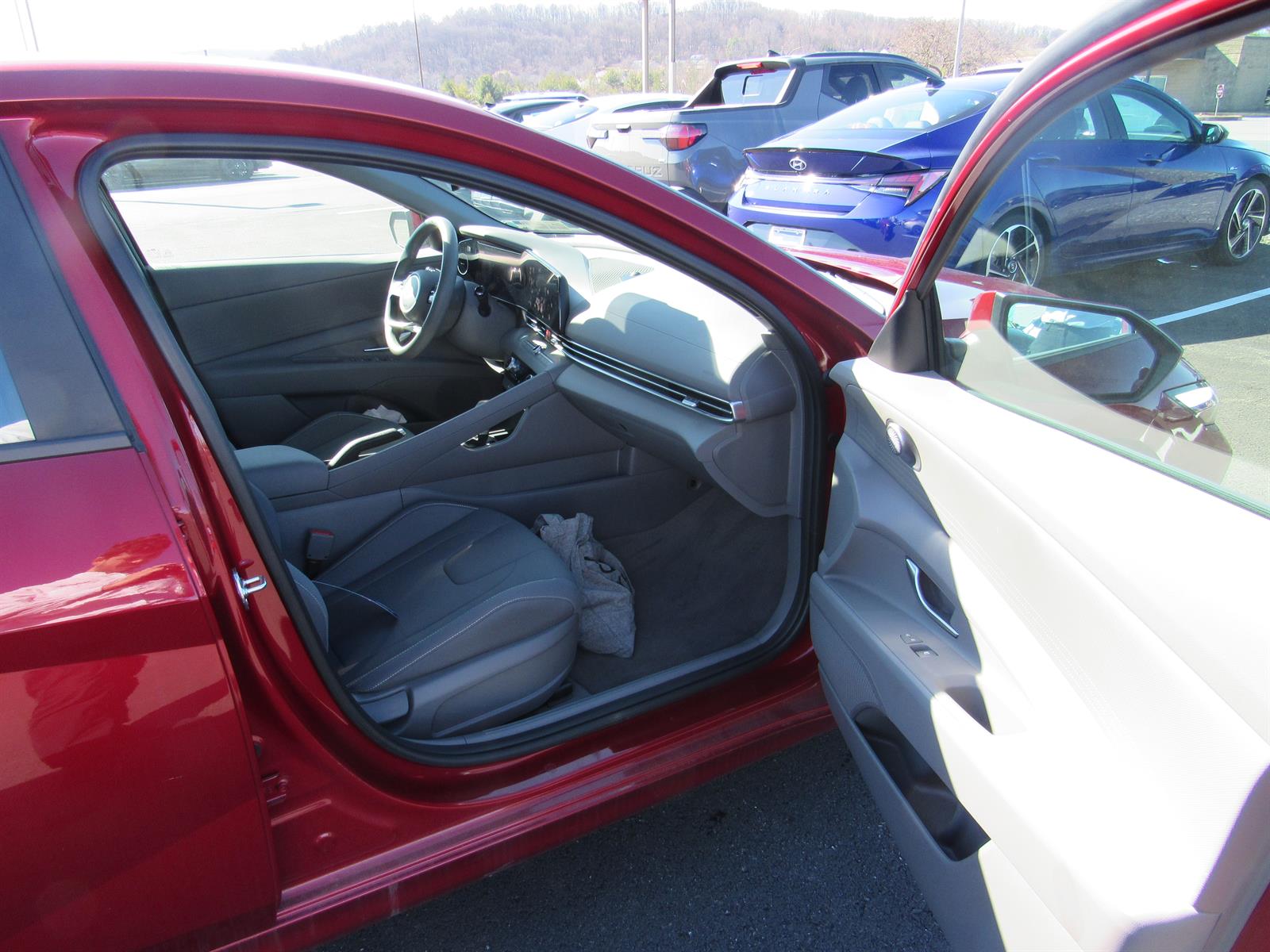2024 Hyundai Elantra SEL - Photo 16