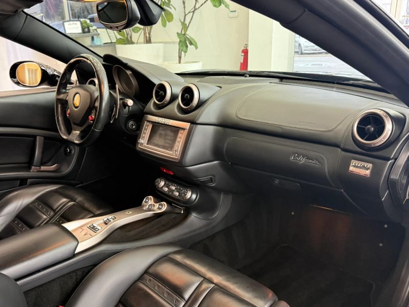 2010 Ferrari California Base - Photo 16
