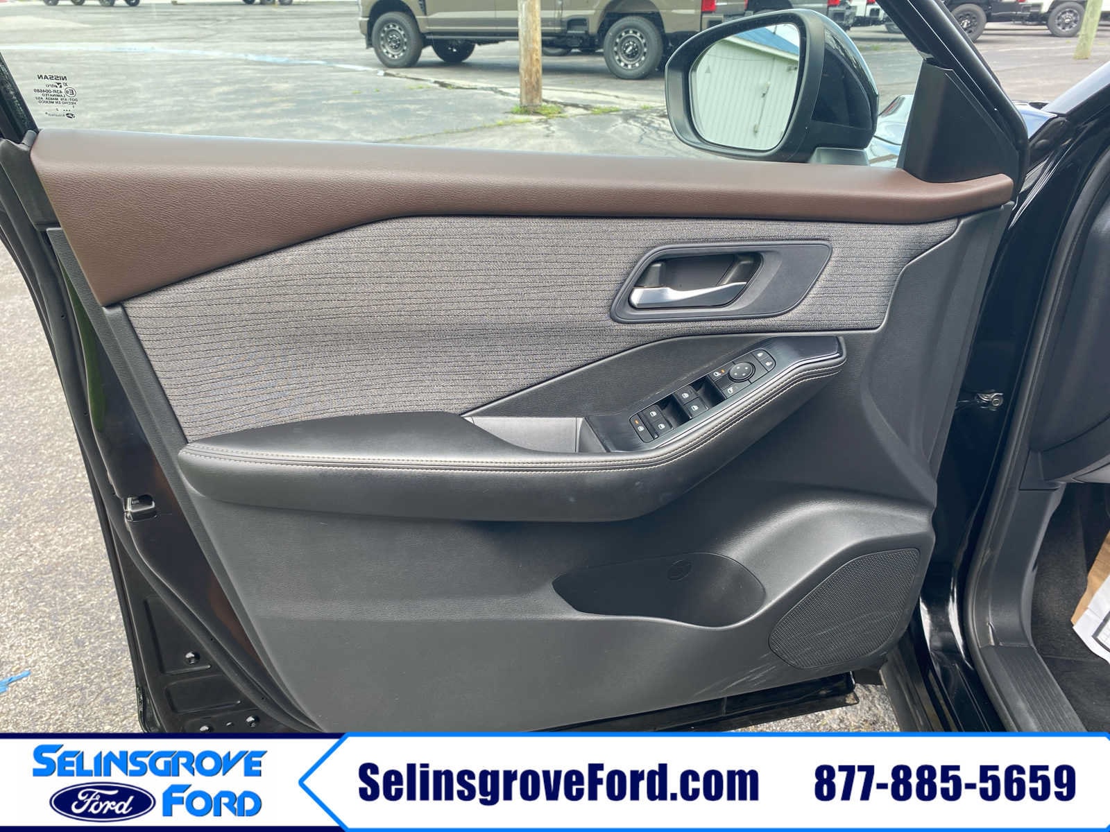 2022 Nissan Rogue SV - Photo 15