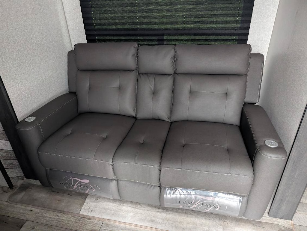 Used 2022 KZ RV Confluence 17MB TRAILER
