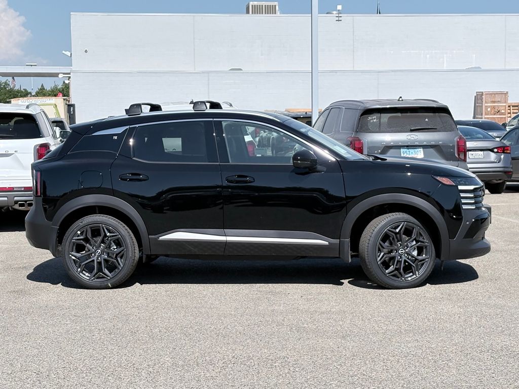 New 2026 Nissan Kicks SR SUV