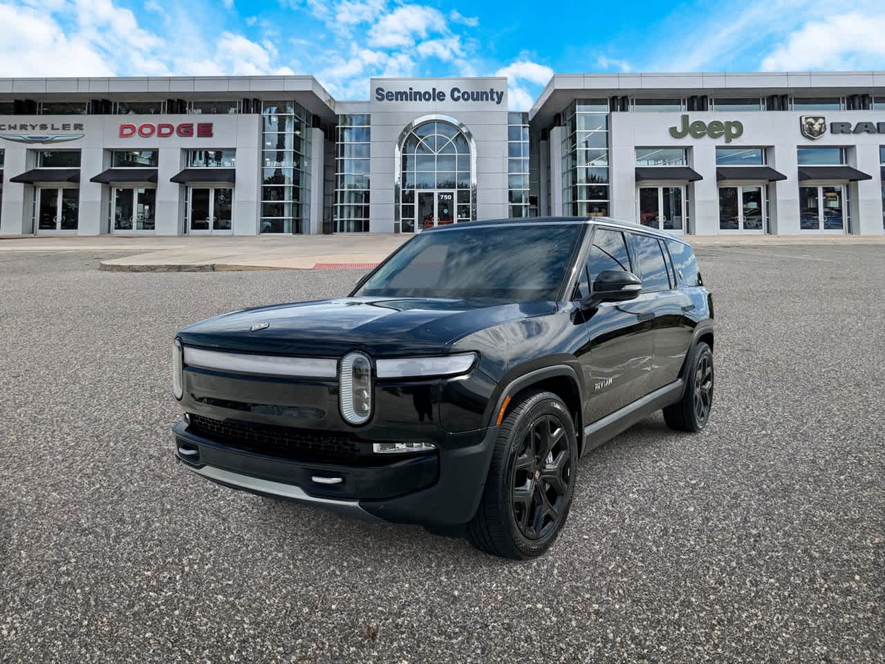 2024 Rivian R1S