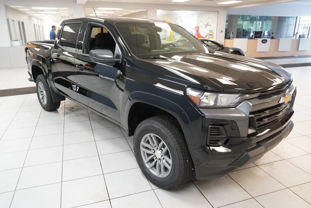 2026 Chevrolet Colorado LT - Photo 12