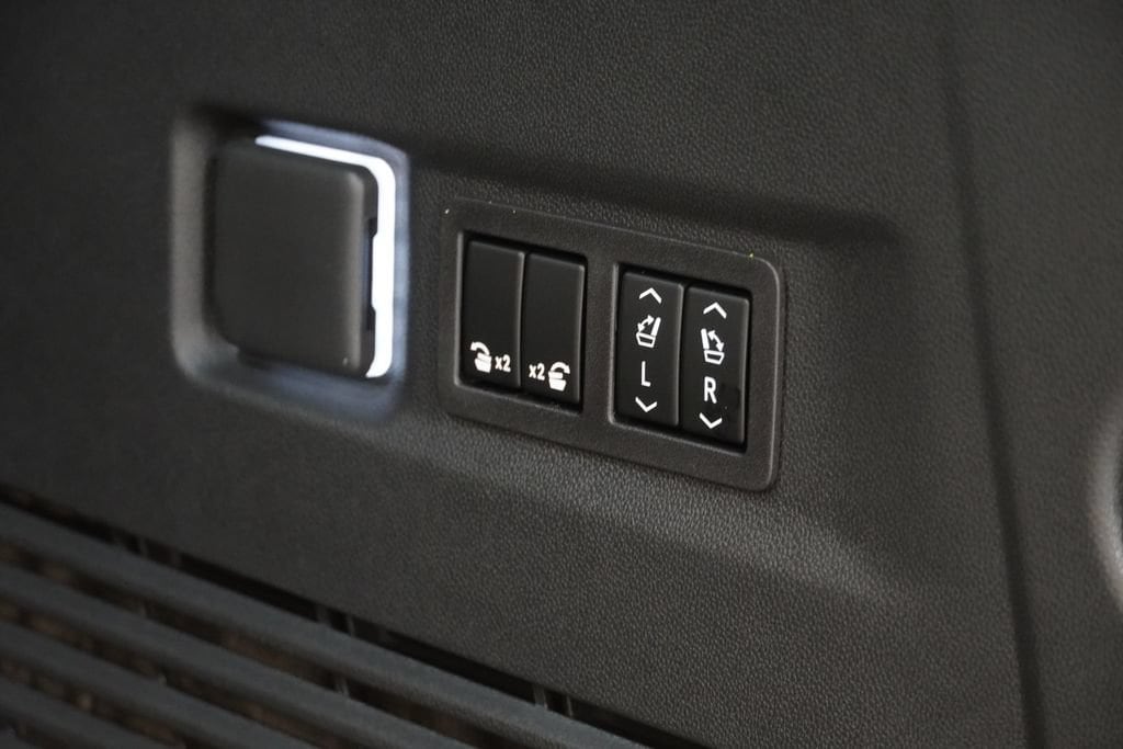 2026 Chevrolet Suburban Premier - Photo 11