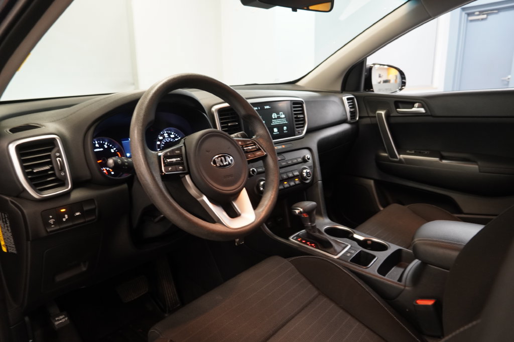 2020 Kia Sportage LX - Photo 6