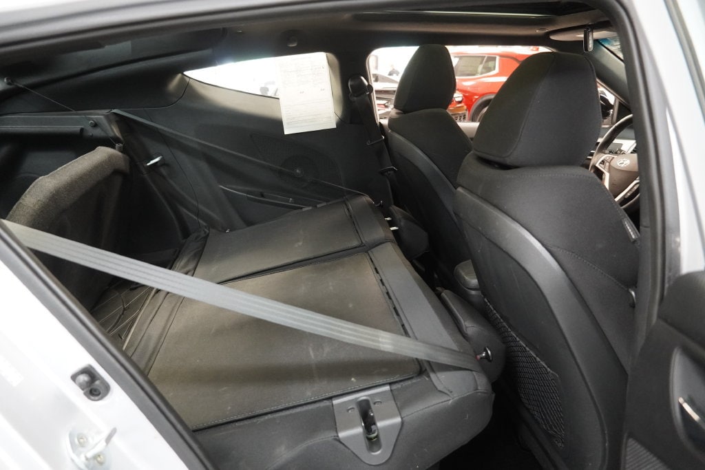 2017 Hyundai Veloster Value Edition - Photo 28