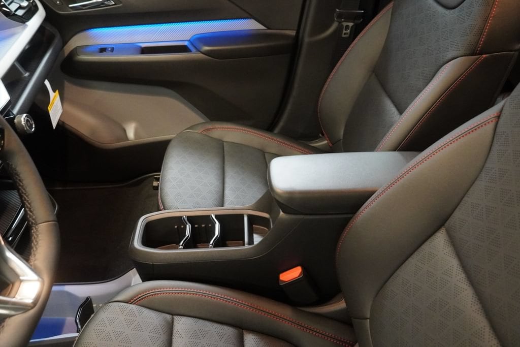 2027 Chevrolet Bolt RS - Photo 7