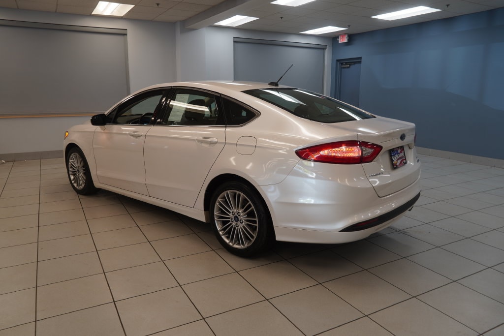 Used 2014 Ford Fusion SE Sedan