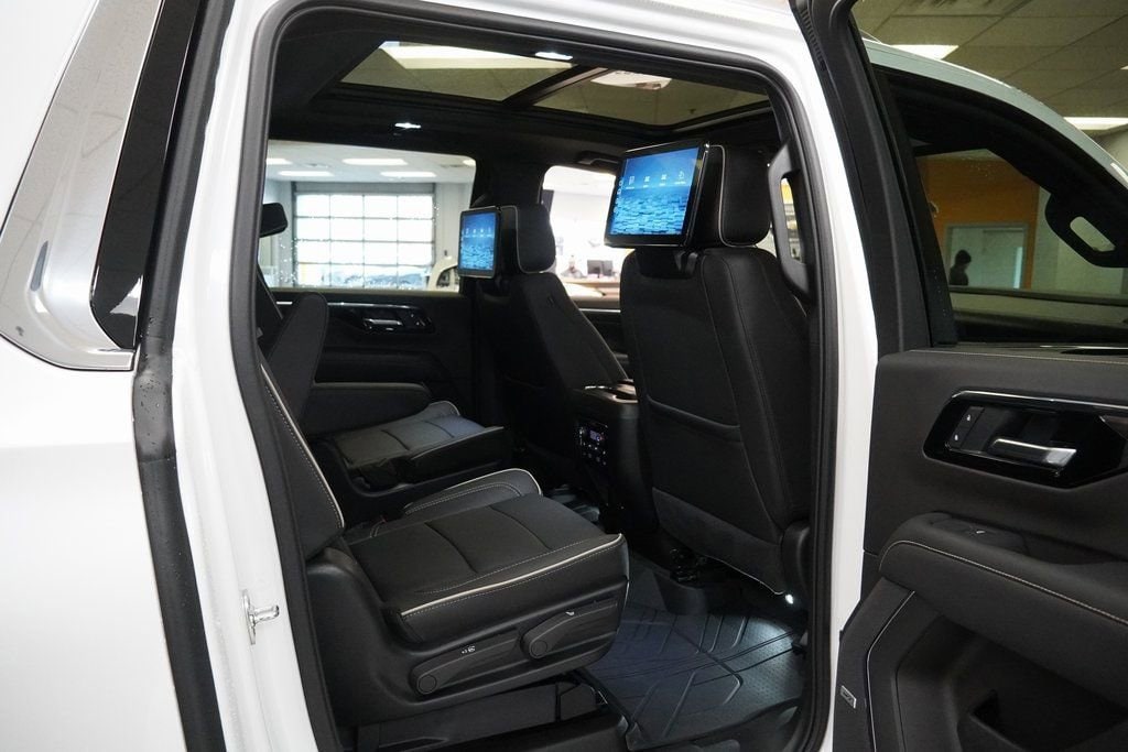 2025 Chevrolet Suburban Premier - Photo 24