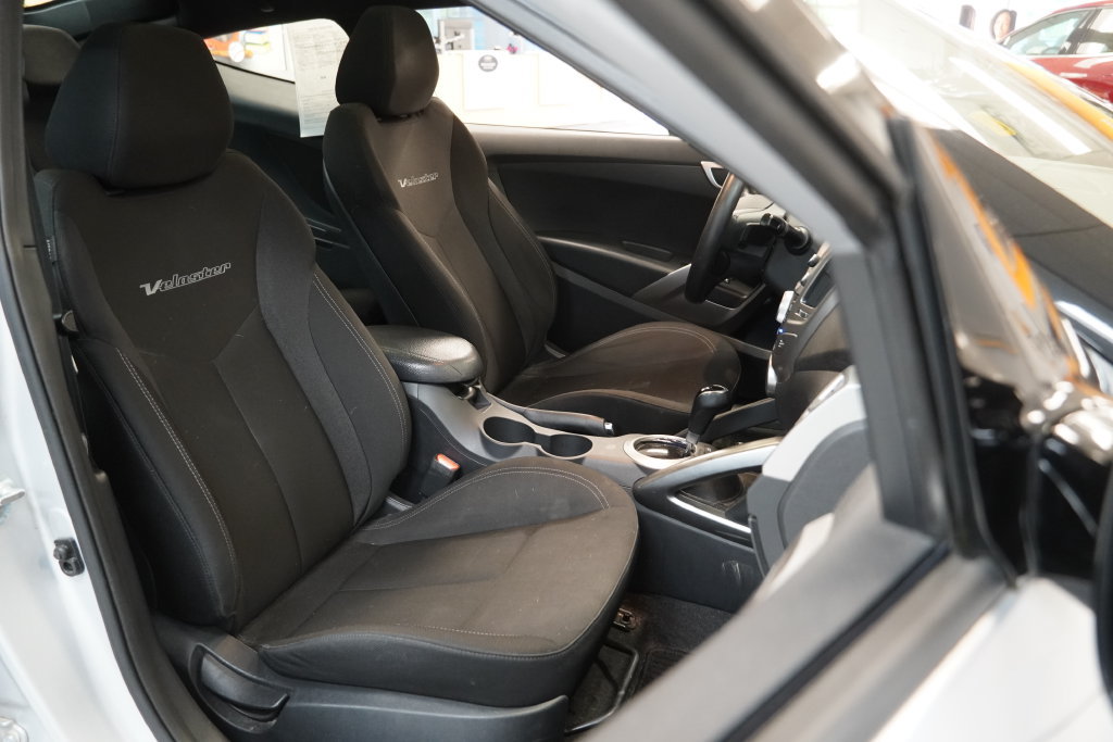 2017 Hyundai Veloster Value Edition - Photo 30