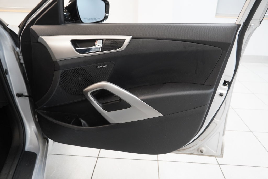 2017 Hyundai Veloster Value Edition - Photo 29