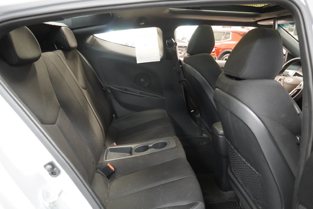 2017 Hyundai Veloster Value Edition - Photo 27