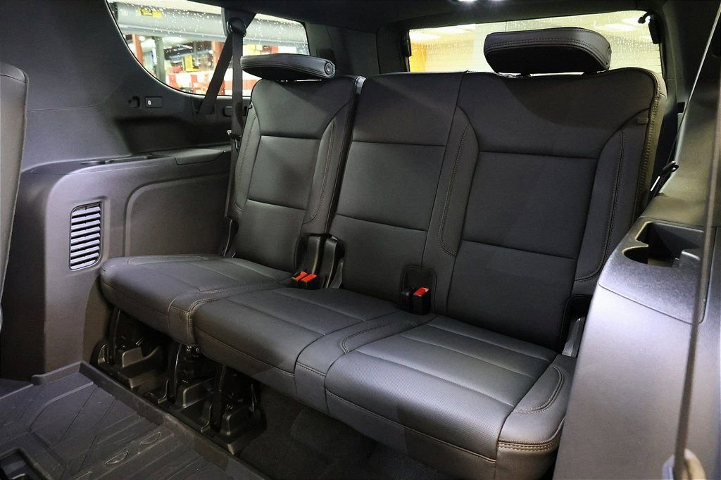 2026 Chevrolet Suburban High Country - Photo 9