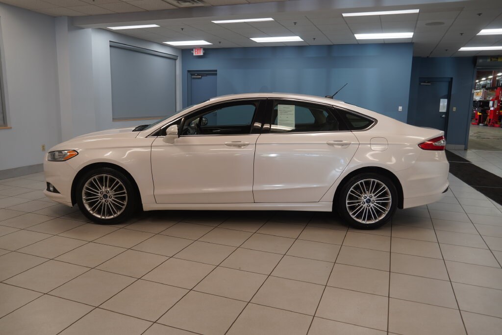Used 2014 Ford Fusion SE Sedan