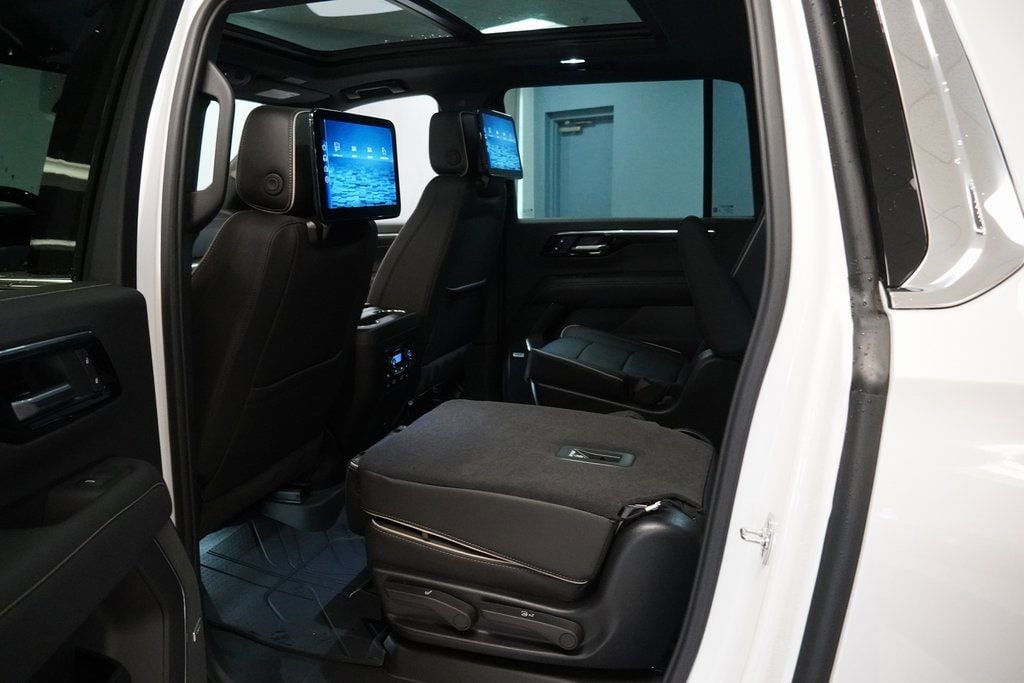 2025 Chevrolet Suburban Premier - Photo 22
