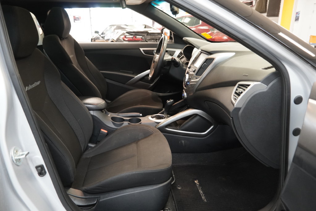 2017 Hyundai Veloster Value Edition - Photo 31