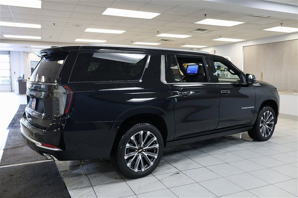 2026 Chevrolet Suburban High Country - Photo 6