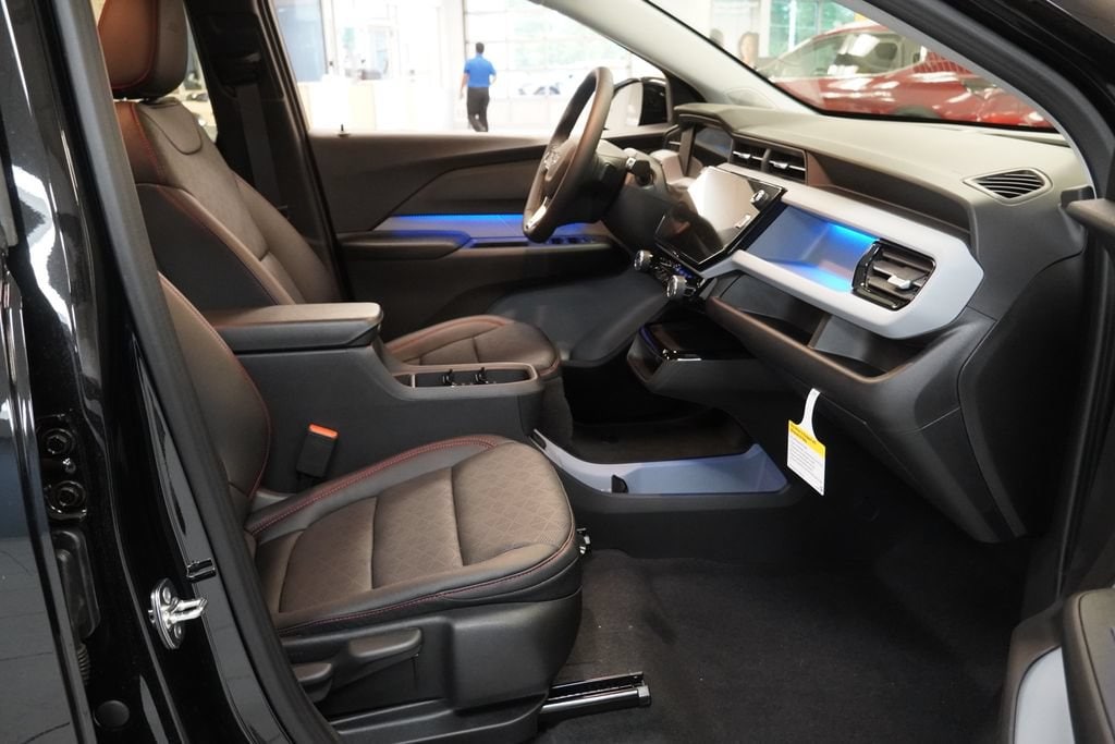 2027 Chevrolet Bolt RS - Photo 27