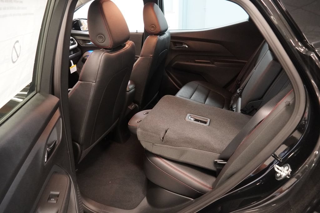 2027 Chevrolet Bolt RS - Photo 18