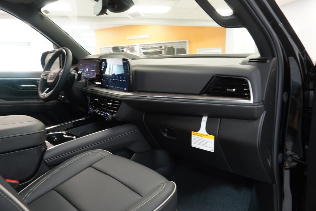 2026 Chevrolet Suburban Premier - Photo 40