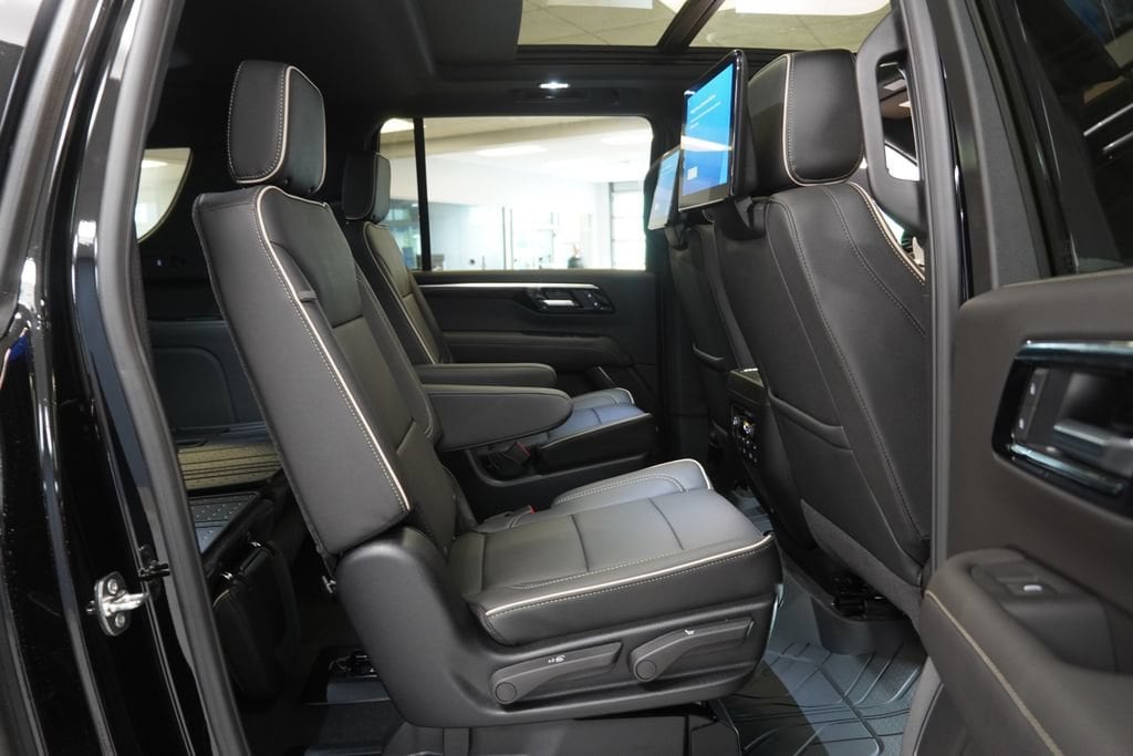 2026 Chevrolet Suburban Premier - Photo 34