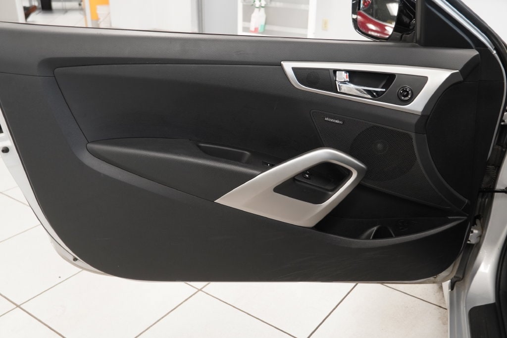 2017 Hyundai Veloster Value Edition - Photo 17
