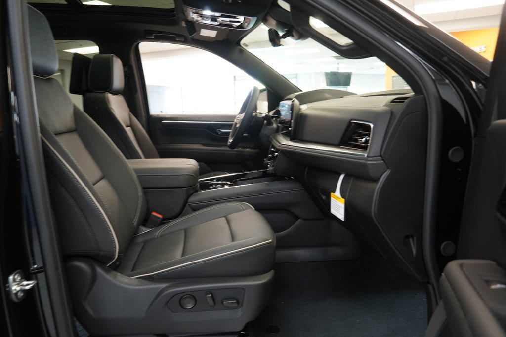 2026 Chevrolet Suburban Premier - Photo 39