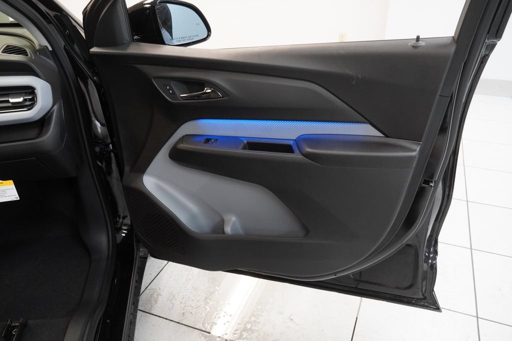 2027 Chevrolet Bolt RS - Photo 28