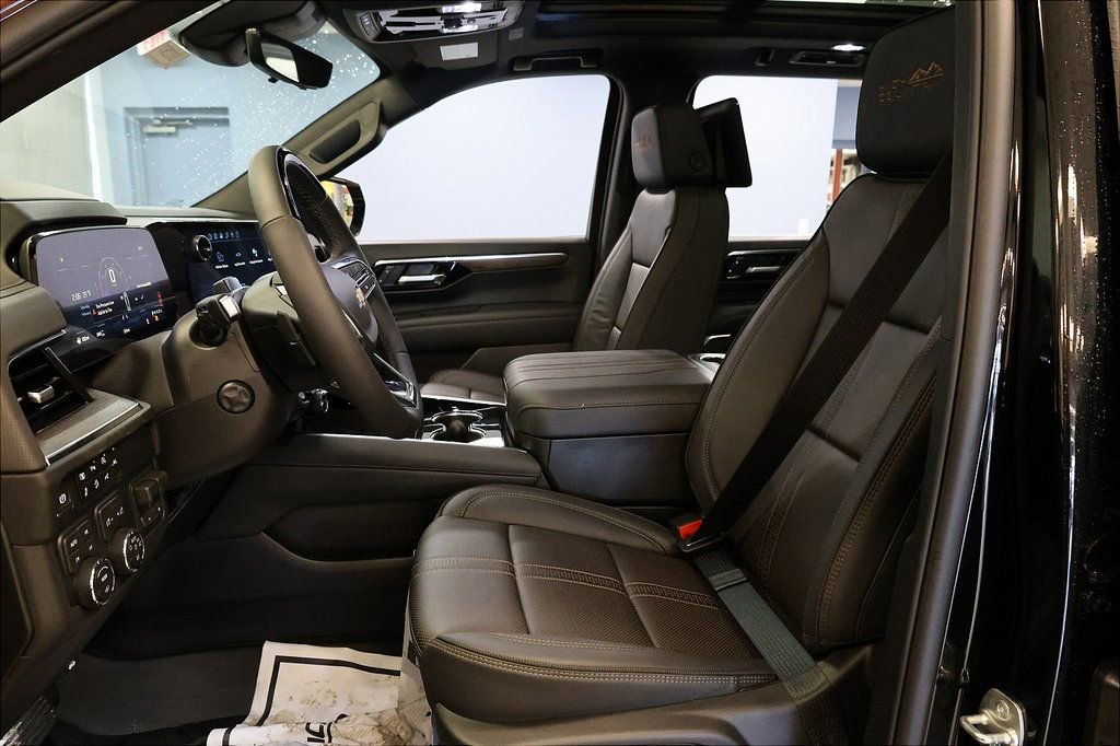 2026 Chevrolet Suburban High Country - Photo 22