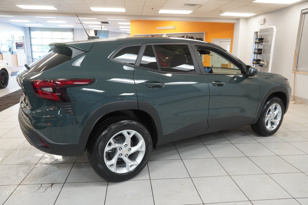 2026 Chevrolet Trax LS - Photo 10