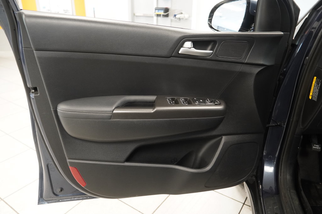 2020 Kia Sportage LX - Photo 16