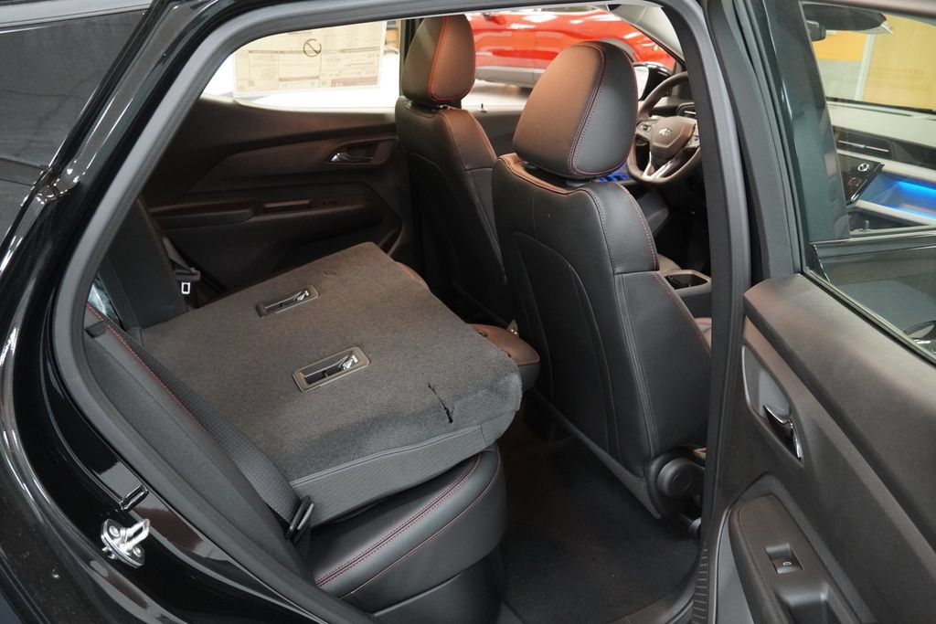 2027 Chevrolet Bolt RS - Photo 21