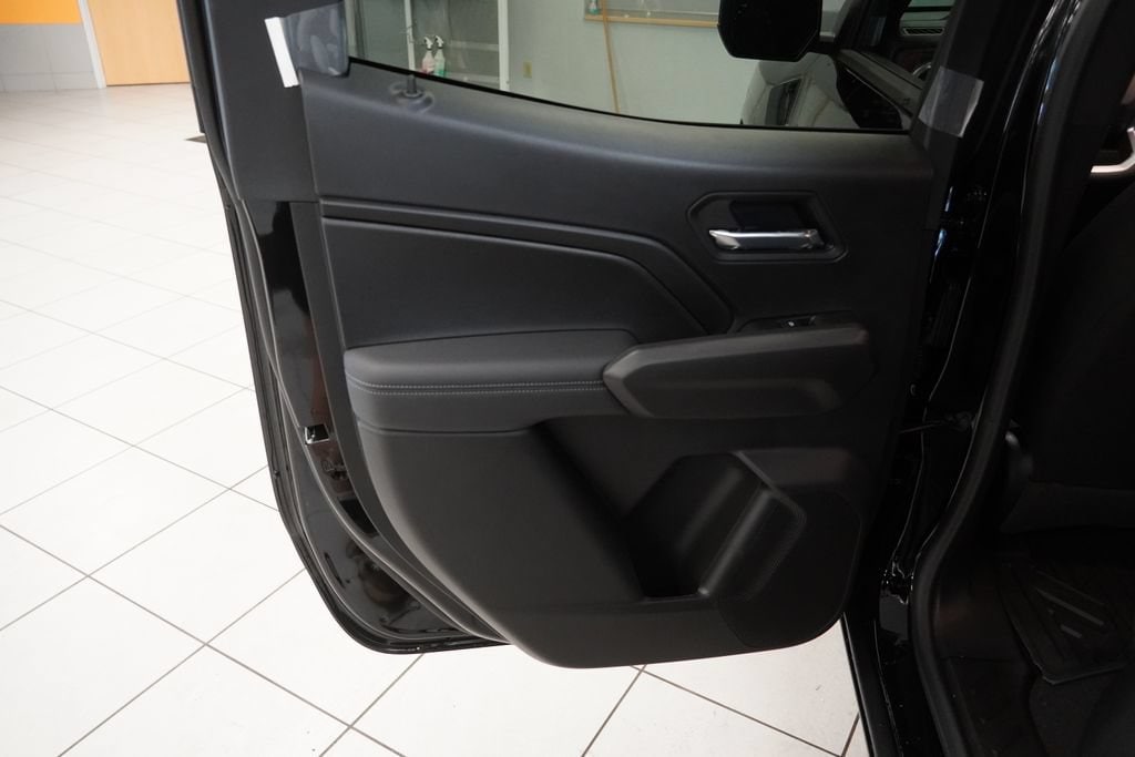 2026 Chevrolet Colorado LT - Photo 18