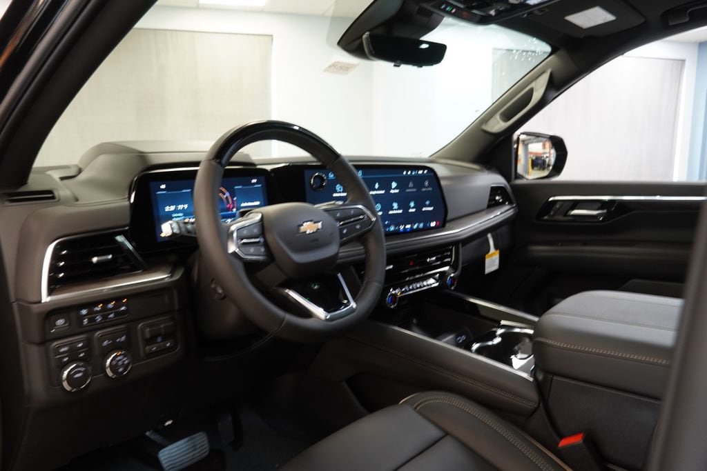 2026 Chevrolet Suburban Premier - Photo 6