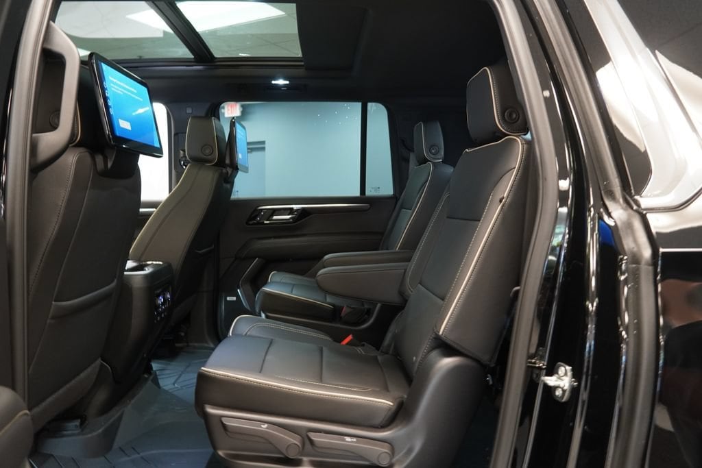 2026 Chevrolet Suburban Premier - Photo 29