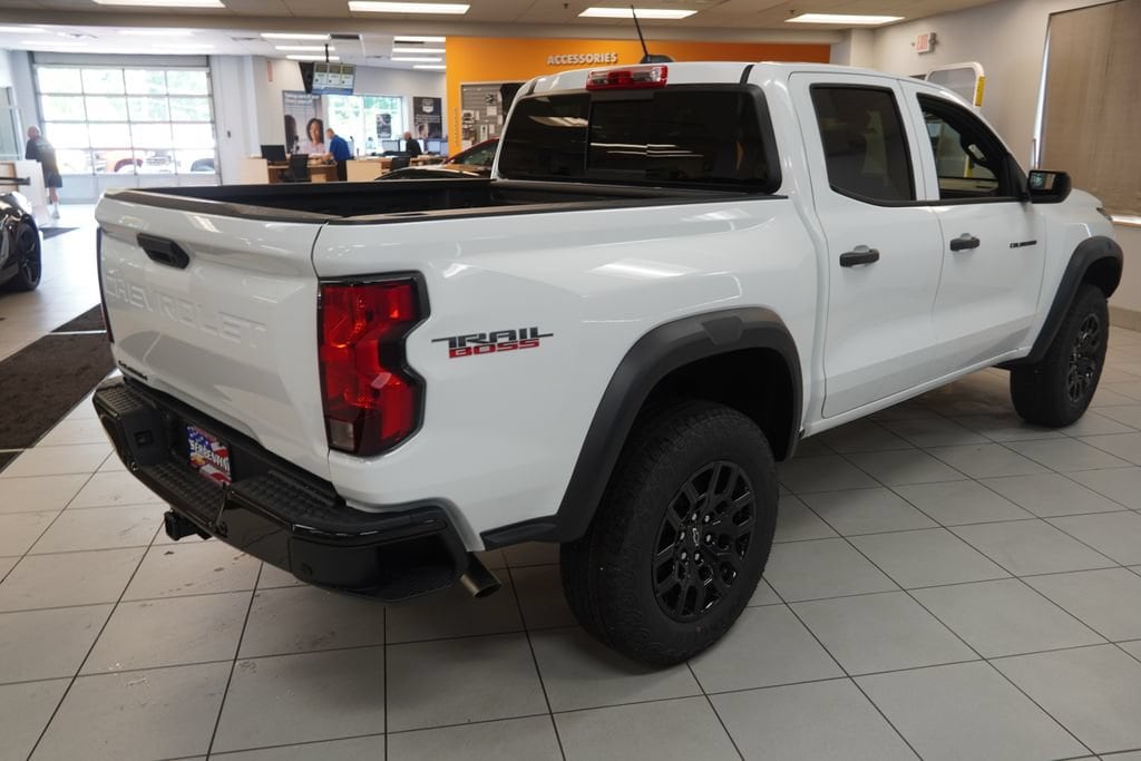 2026 Chevrolet Colorado Trail Boss - Photo 11