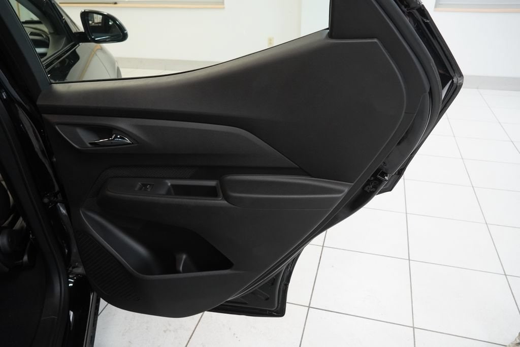 2027 Chevrolet Bolt RS - Photo 25