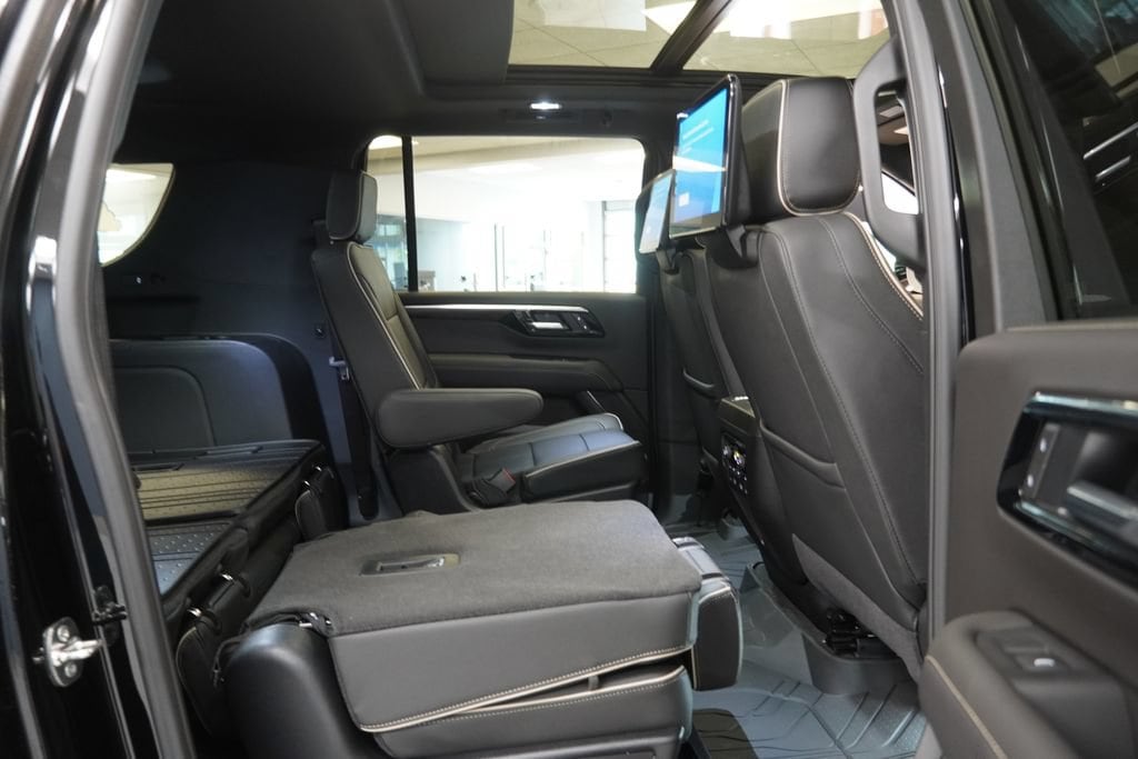 2026 Chevrolet Suburban Premier - Photo 35
