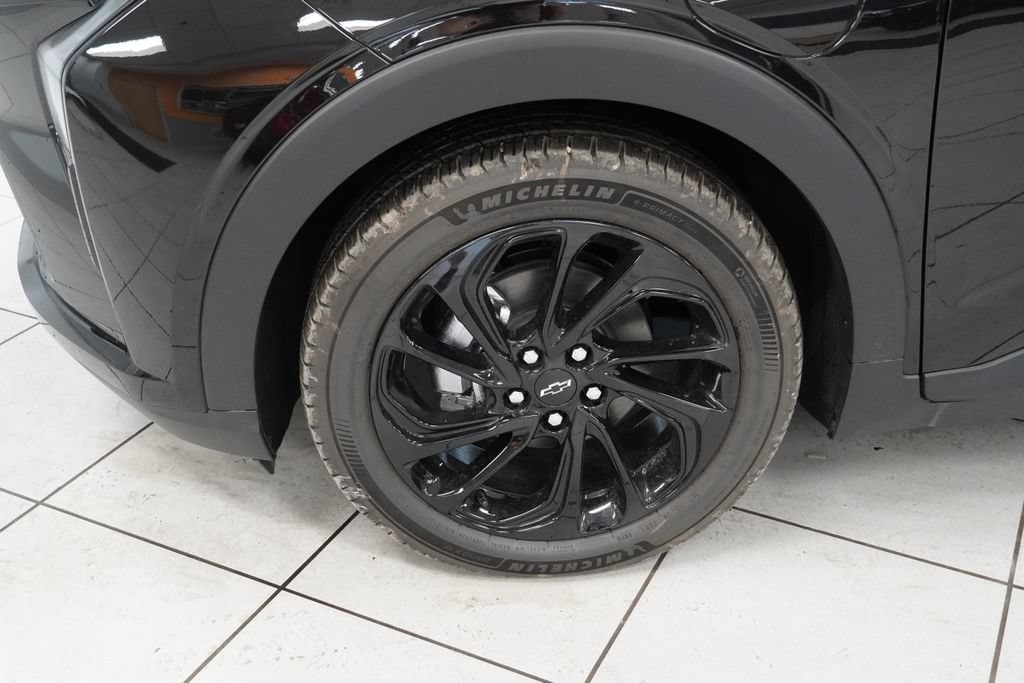 2027 Chevrolet Bolt RS - Photo 15