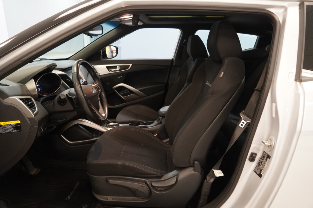 2017 Hyundai Veloster Value Edition - Photo 6
