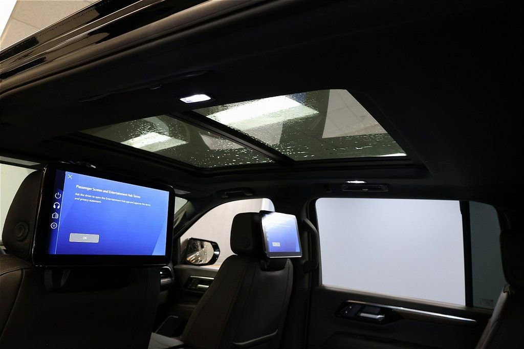 2026 Chevrolet Suburban High Country - Photo 12