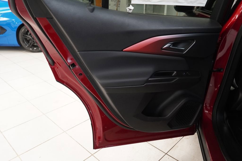 2025 Chevrolet Equinox EV RS - Photo 26