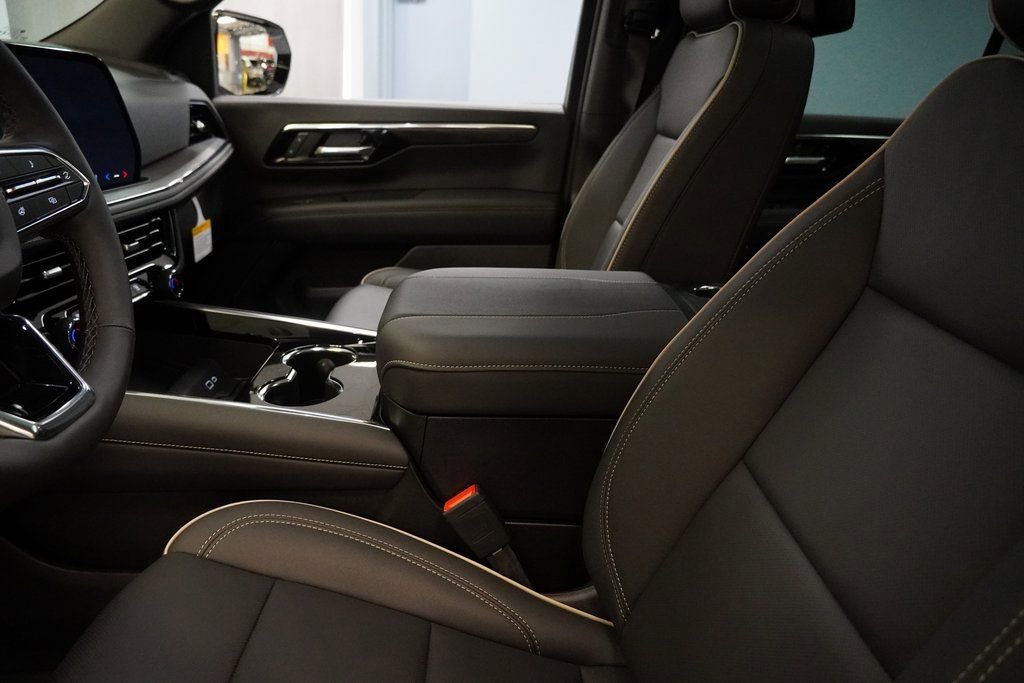 2025 Chevrolet Suburban Premier - Photo 8