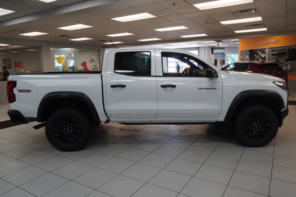 2026 Chevrolet Colorado Trail Boss - Photo 12