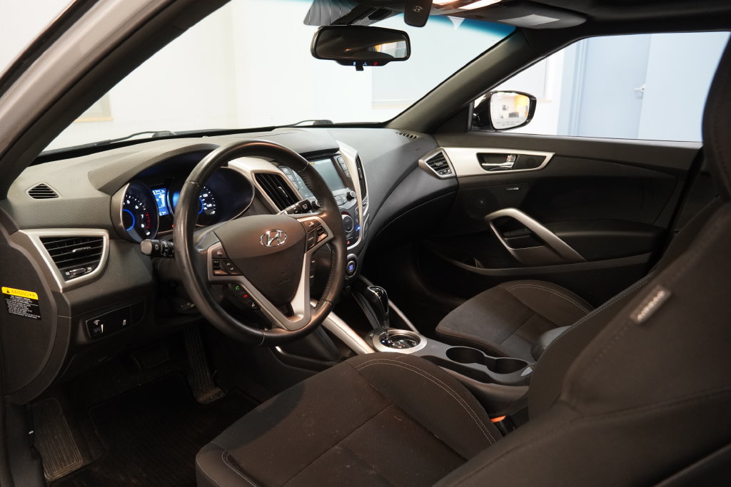 2017 Hyundai Veloster Value Edition - Photo 7