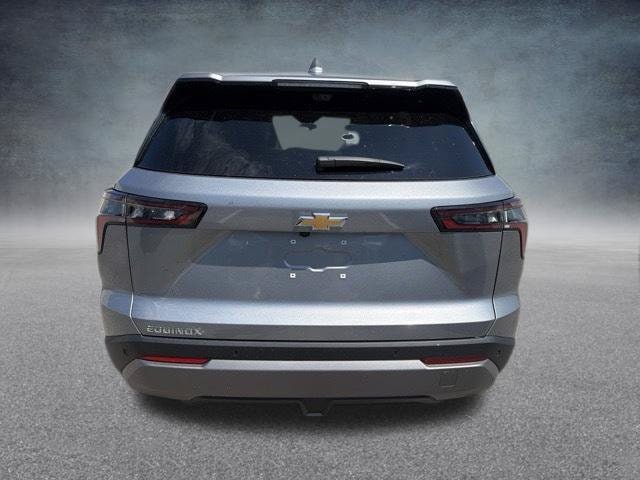 2027 Chevrolet Equinox LT - Photo 8
