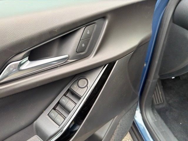 2027 Chevrolet Equinox LT - Photo 11