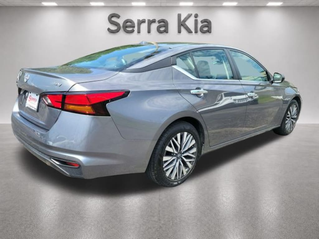 Used 2024 Nissan Altima 2.5 SV Sedan