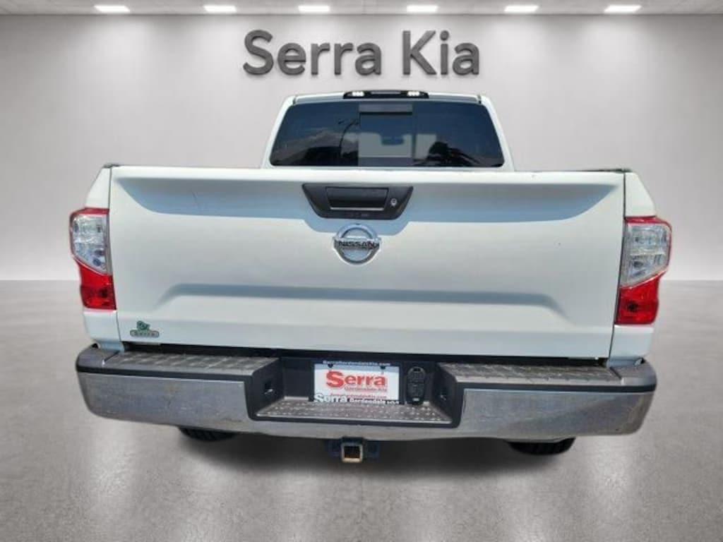 Used 2018 Nissan Titan XD SV Gas Truck Crew Cab