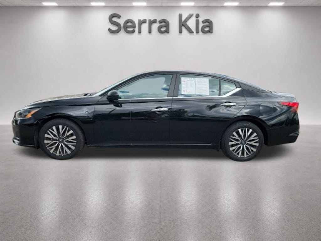Used 2025 Nissan Altima SV Sedan